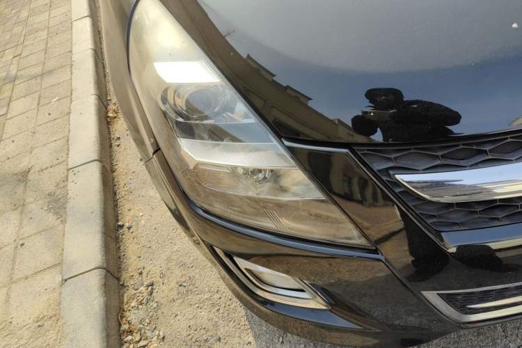 Used Mazda 8 2013 2.5L Ultimate Edition Right Front Headlight