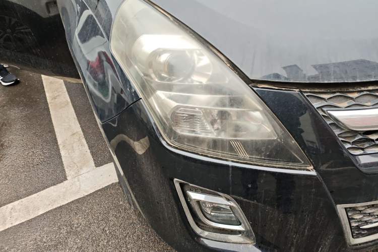 Used Mazda 8 2013 2.5L Ultimate Edition Right Front Headlight