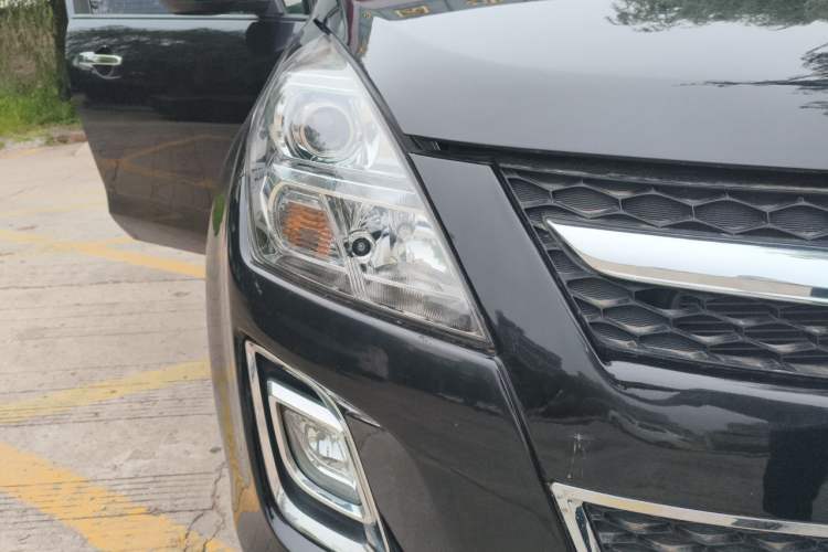Used Mazda 8 2013 2.5L Ultimate Edition Right Front Headlight