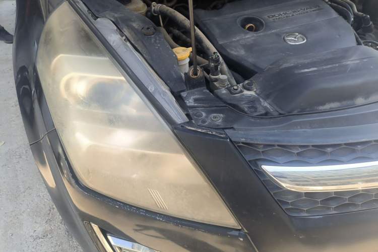Used Mazda 8 2013 2.5L Deluxe Edition Right Front Headlight