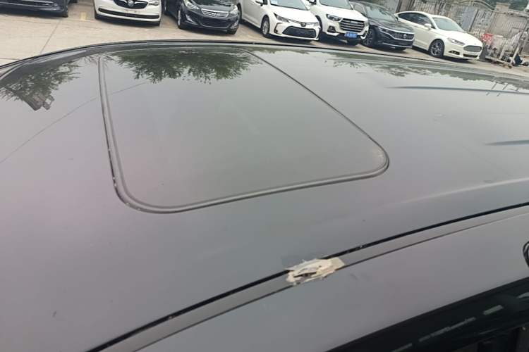 Used Mazda 8 2013 2.5L Ultimate Edition Roof