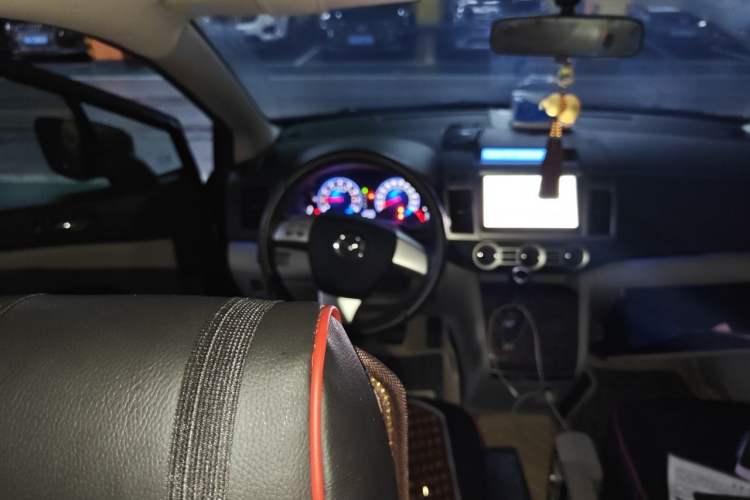 Used Mazda 8 2013 2.5L Deluxe Edition Steering Wheel