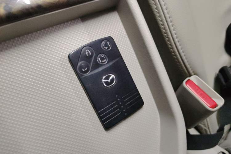 Used Mazda 8 2013 2.5L Ultimate Edition Vehicle Key