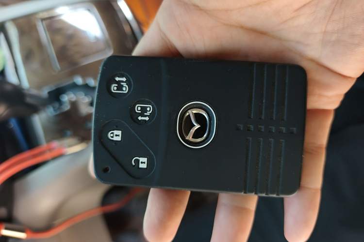 Used Mazda 8 2013 2.5L Ultimate Edition Vehicle Key