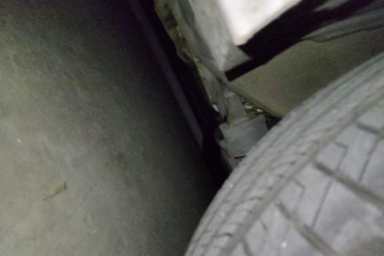 Used Mazda 8 2013 2.5L Ultimate Edition Chassis Front Right