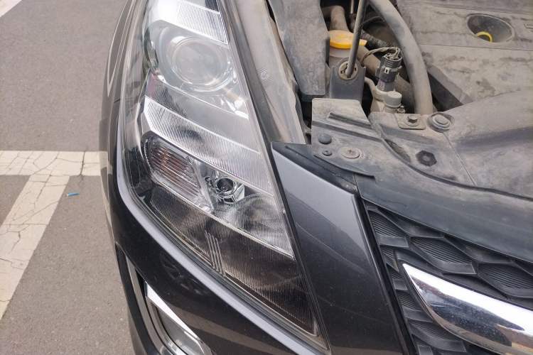 Used Mazda 8 2013 2.5L Ultimate Edition Right Front Headlight
