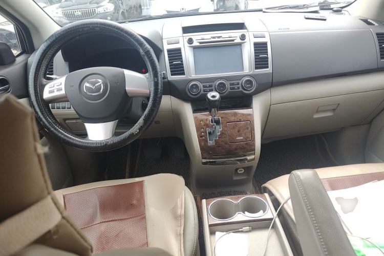 Used Mazda 8 2013 2.5L Deluxe Edition Center Console