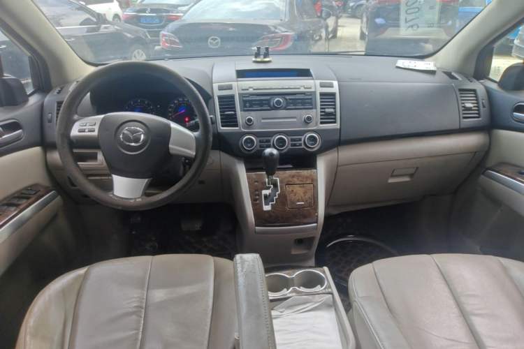 Used Mazda 8 2013 2.5L Elite Edition Center Console