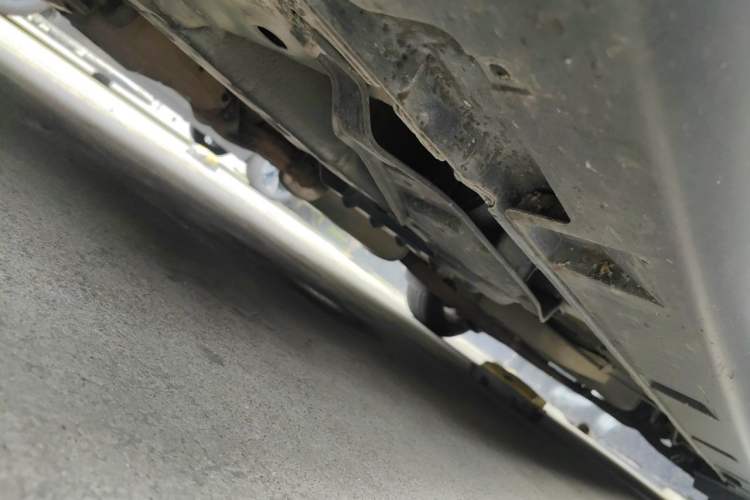 Used Mazda 8 2013 2.5L Elite Edition Chassis Front Left