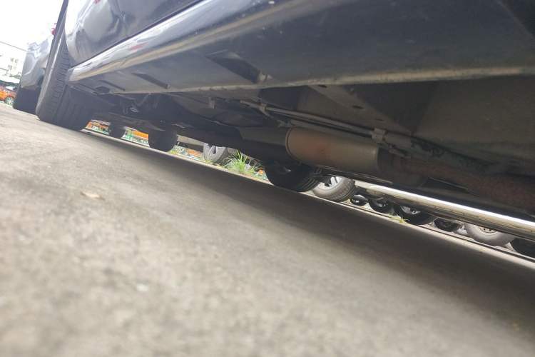 Used Mazda 8 2013 2.5L Deluxe Edition Chassis Front Right