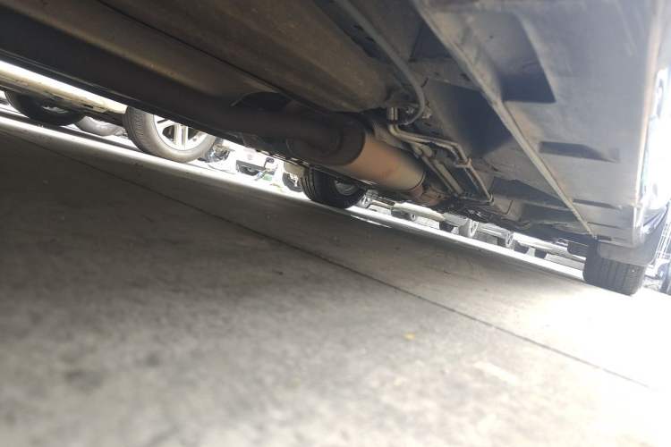 Used Mazda 8 2013 2.5L Deluxe Edition Chassis Rear Right