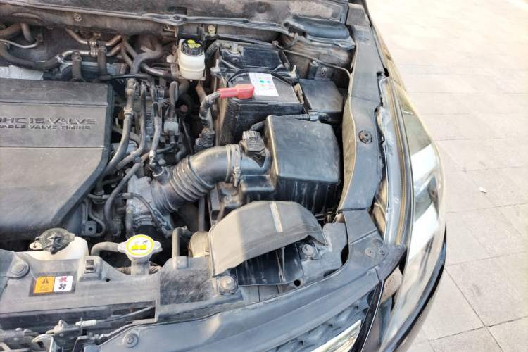 Used Mazda 8 2013 2.5L Ultimate Edition Engine Bay Left