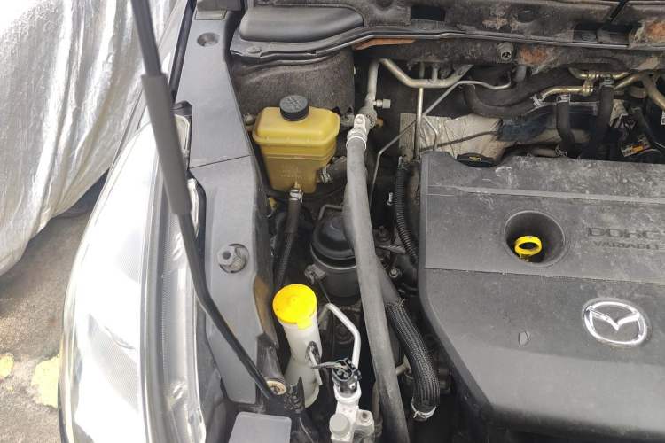 Used Mazda 8 2013 2.5L Deluxe Edition Engine Bay Right