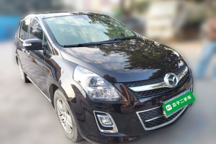 Used Mazda 8 2013 2.5L Ultimate Edition Front Right 45 Deg