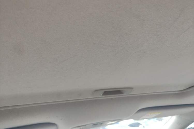 Used Mazda 8 2013 2.5L Deluxe Edition Headliner