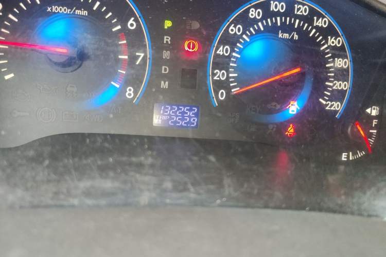 Used Mazda 8 2013 2.5L Deluxe Edition Odometer Close Up