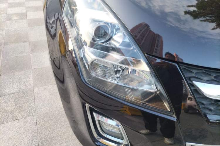 Used Mazda 8 2013 2.5L Ultimate Edition Right Front Headlight