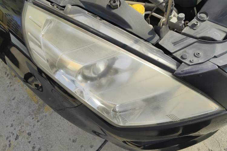 Used Mazda 8 2013 2.5L Elite Edition Right Front Headlight