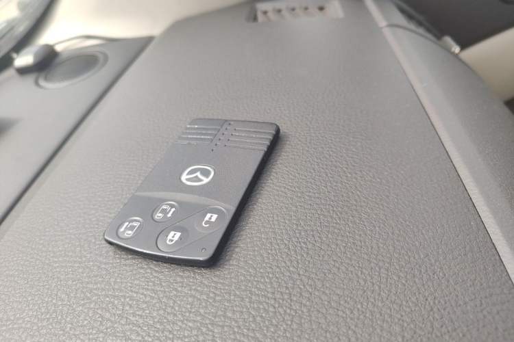 Used Mazda 8 2013 2.5L Deluxe Edition Vehicle Key