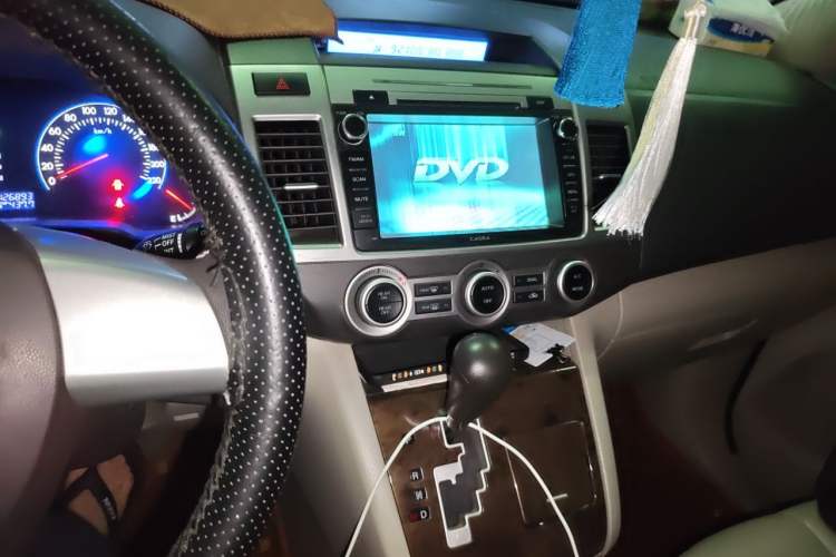 Used Mazda 8 2013 2.5L Elite Edition Audio And AC Panel