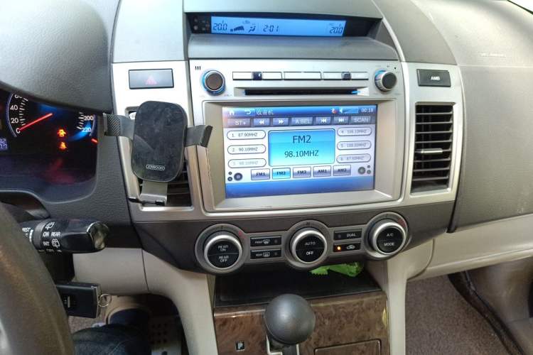 Used Mazda 8 2013 2.5L Elite Edition Audio And AC Panel