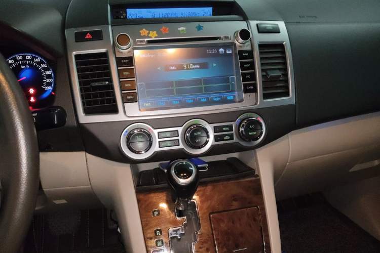 Used Mazda 8 2013 2.5L Ultimate Edition Audio And AC Panel