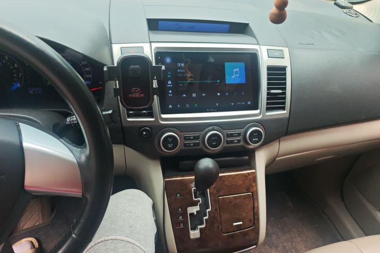Used Mazda 8 2013 2.5L Elite Edition Audio And AC Panel