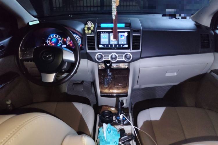Used Mazda 8 2013 2.5L Ultimate Edition Center Console