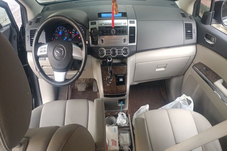 Used Mazda 8 2013 2.5L Deluxe Edition Center Console