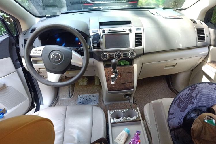 Used Mazda 8 2013 2.5L Elite Edition Center Console