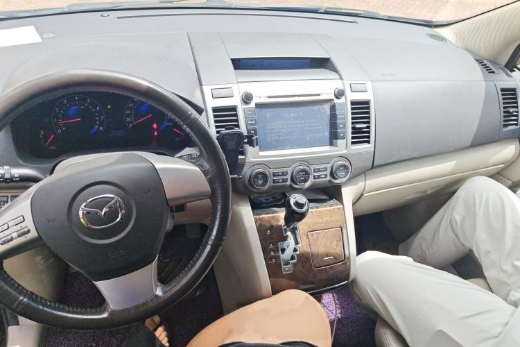 Used Mazda 8 2013 2.5L Elite Edition Center Console