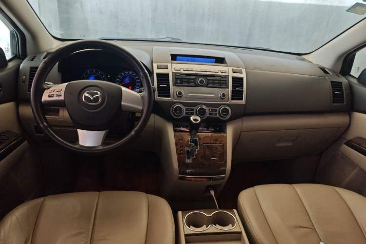 Used Mazda 8 2013 2.5L Deluxe Edition Center Console