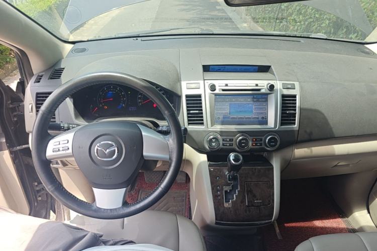 Used Mazda 8 2013 2.5L Ultimate Edition Center Console