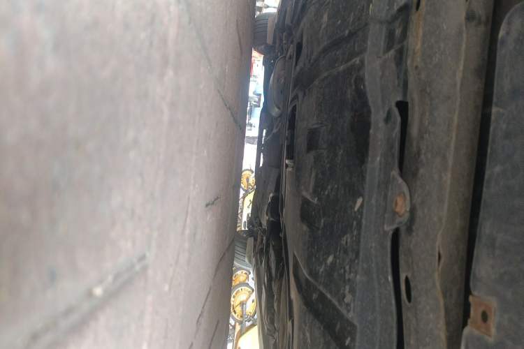Used Mazda 8 2013 2.5L Deluxe Edition Chassis Front