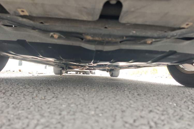 Used Mazda 8 2013 2.5L Deluxe Edition Chassis Front