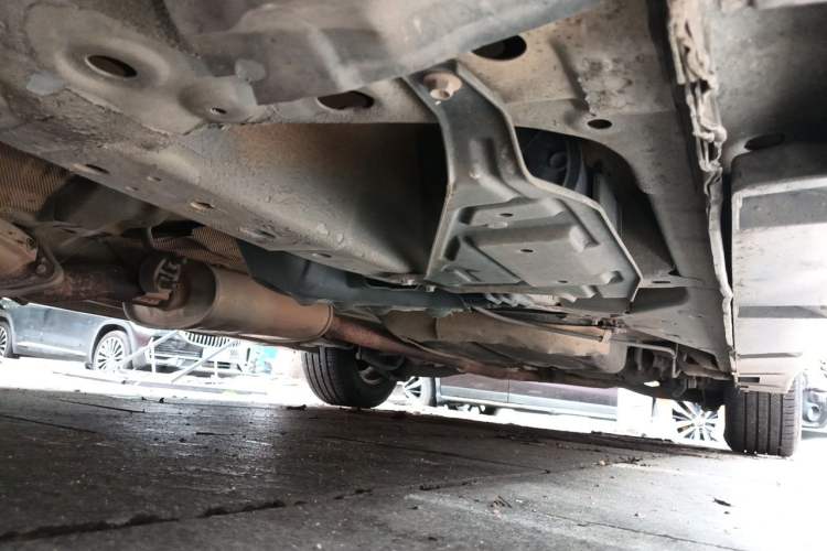 Used Mazda 8 2013 2.5L Ultimate Edition Chassis Front Left