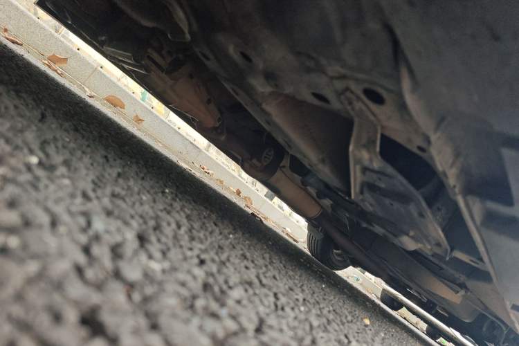 Used Mazda 8 2013 2.5L Deluxe Edition Chassis Front Left