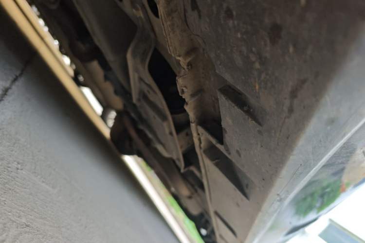 Used Mazda 8 2013 2.5L Deluxe Edition Chassis Front Left