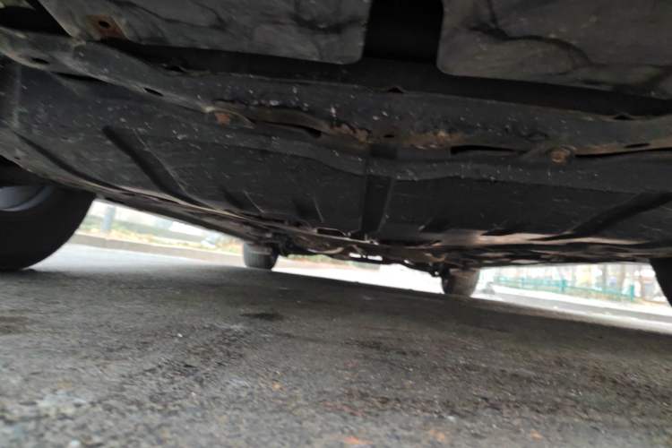 Used Mazda 8 2013 2.5L Deluxe Edition Chassis Front