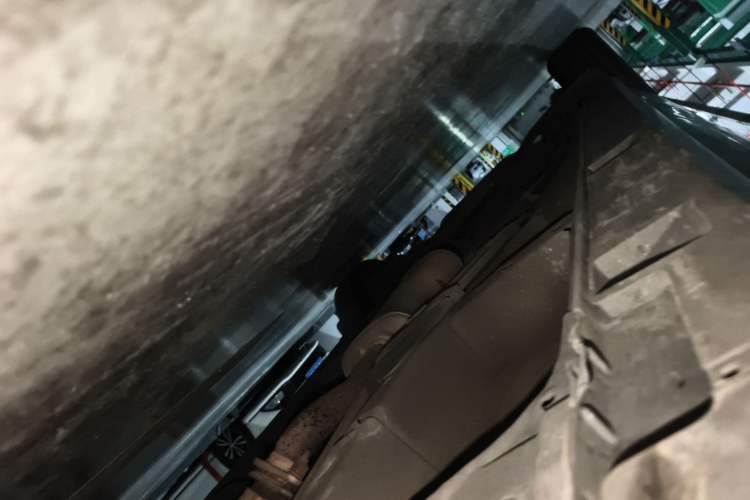 Used Mazda 8 2013 2.5L Elite Edition Chassis Front Right