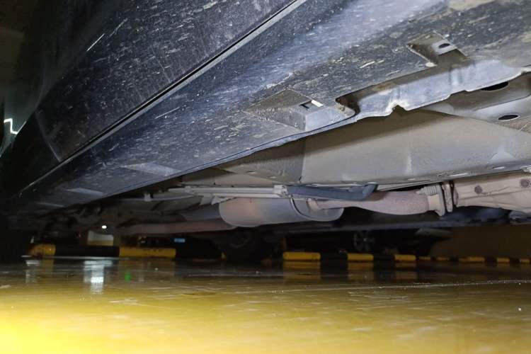 Used Mazda 8 2013 2.5L Ultimate Edition Chassis Front Right