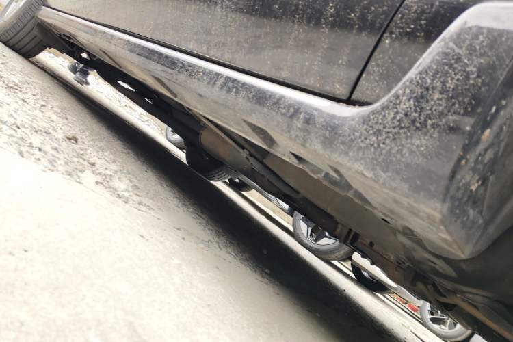 Used Mazda 8 2013 2.5L Ultimate Edition Chassis Front Right