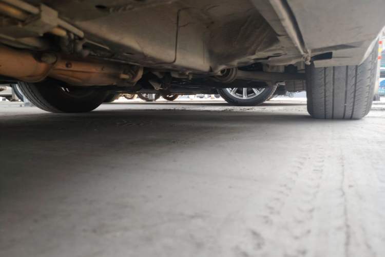 Used Mazda 8 2013 2.5L Ultimate Edition Chassis Front Right
