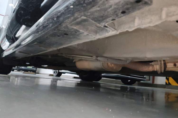 Used Mazda 8 2013 2.5L Ultimate Edition Chassis Front Right