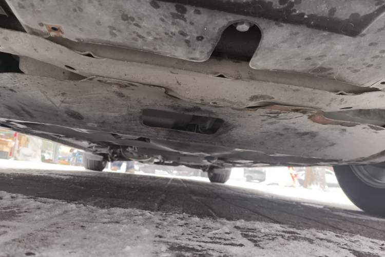 Used Mazda 8 2013 2.5L Ultimate Edition Chassis Front