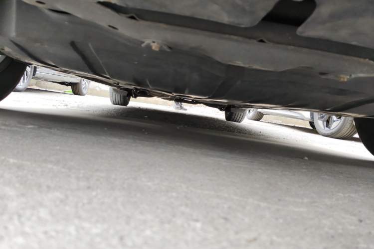 Used Mazda 8 2013 2.5L Ultimate Edition Chassis Front