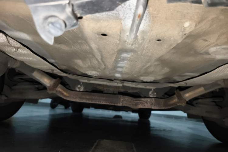 Used Mazda 8 2013 2.5L Elite Edition Chassis Rear
