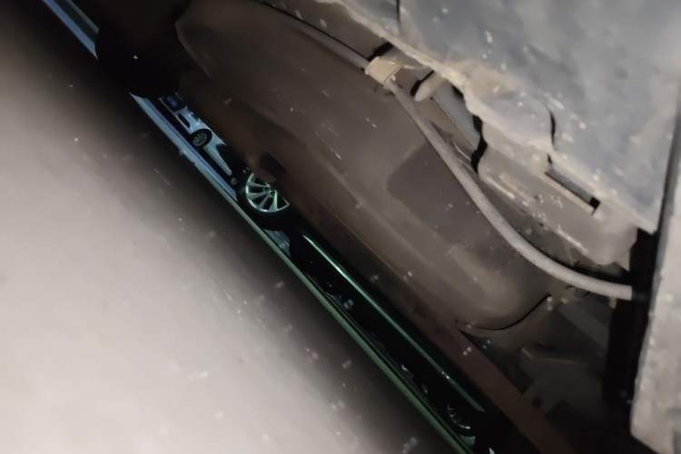 Used Mazda 8 2013 2.5L Elite Edition Chassis Rear Left