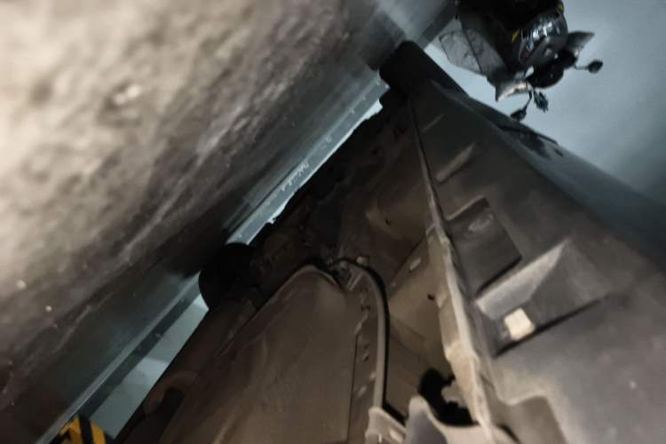 Used Mazda 8 2013 2.5L Elite Edition Chassis Rear Left