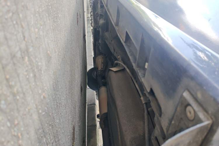Used Mazda 8 2013 2.5L Ultimate Edition Chassis Rear Left